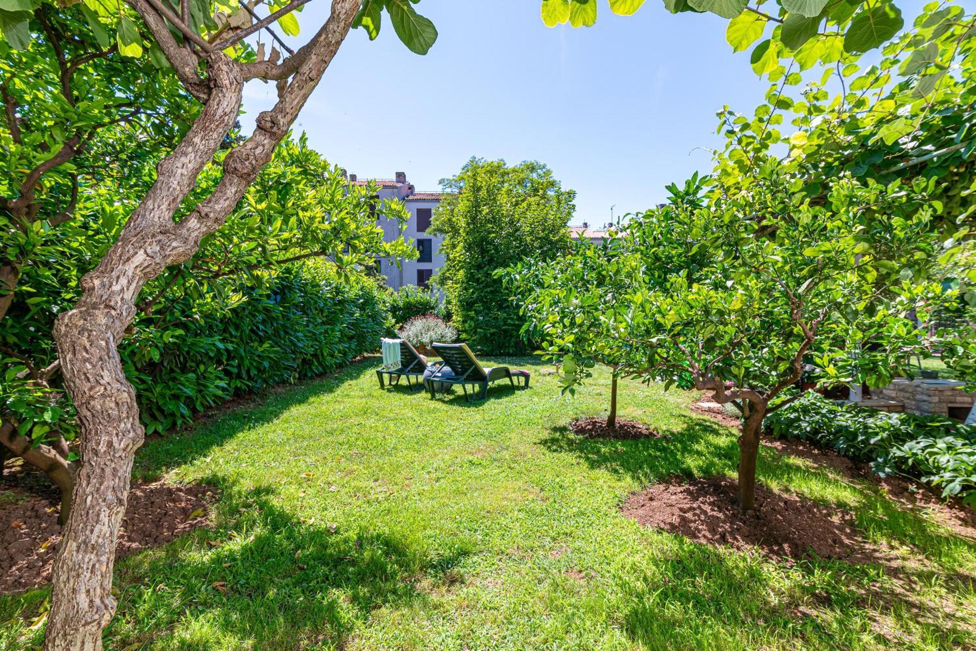 Apartments With A Parking Space Fazana - 18334 Exterior foto