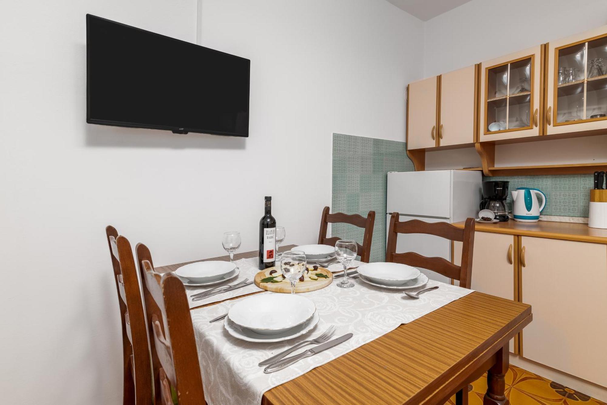 Apartments With A Parking Space Fazana - 18334 Exterior foto