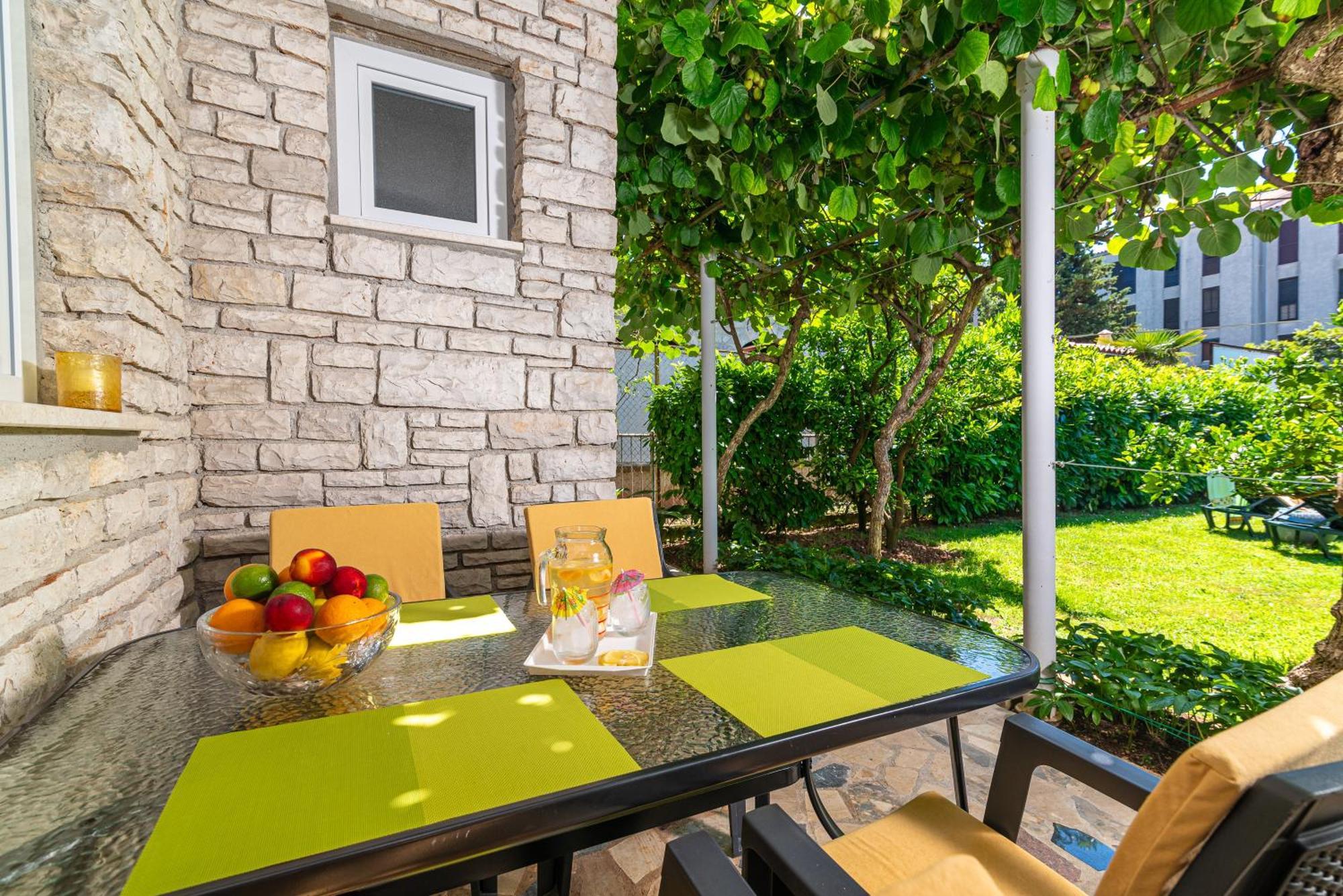 Apartments With A Parking Space Fazana - 18334 Exterior foto